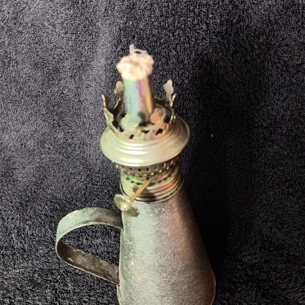 Small Silver Aluminum Oil Lamp with Glass Cone Shape with Handle‎ NB